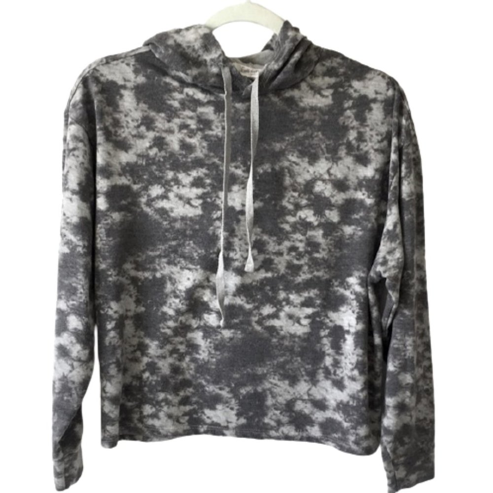 Full Circle  Long Sleeve Knot Tie Top Size M.